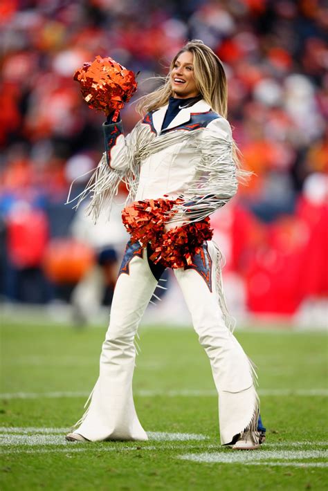 Broncos cheerleader Berkleigh Wright named SI Swimsuit Rookie